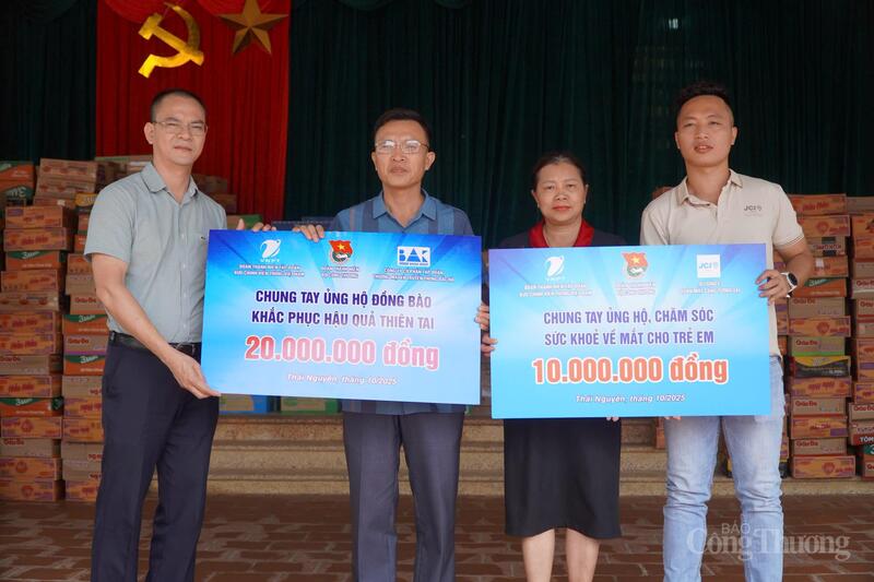 Đoàn Thanh niên Bộ Công Thương phối hợp trao quà hỗ trợ đồng bào vùng lũ Thái Nguyên - 5