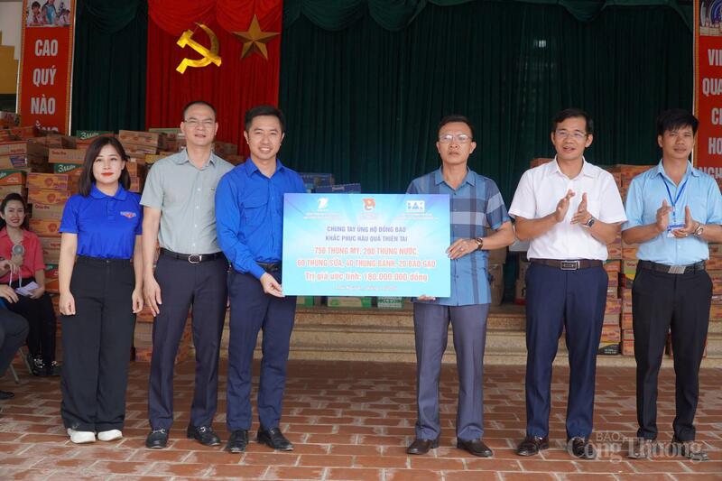 Đoàn Thanh niên Bộ Công Thương phối hợp trao quà hỗ trợ đồng bào vùng lũ Thái Nguyên - 4