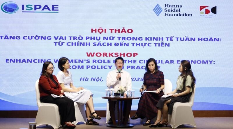 Hội thảo tập trung vào vấn đề đảm bảo lợi ích, công bằng cho phụ nữ trong lực lượng lao động phi chính thức. Ảnh: Hoàng Hiền
