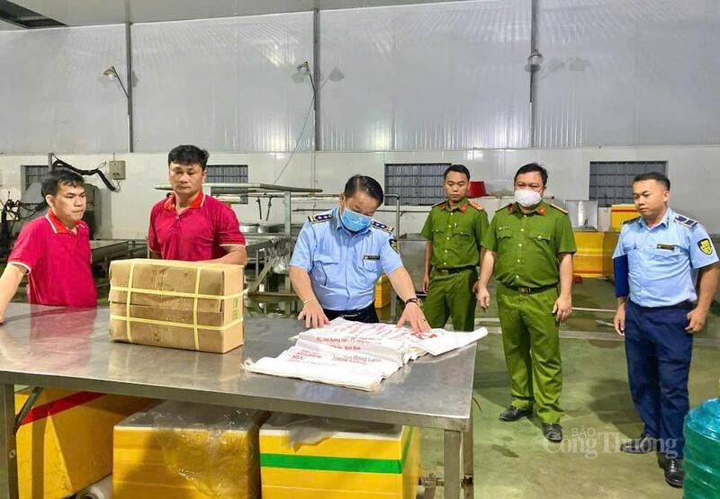 9 tháng năm 2025, lực lượng quản lý thị trường phát hiện 281 vụ vi phạm, thu nộp ngân sách hơn 2,8 tỷ đồng. Ảnh: ĐVCC
