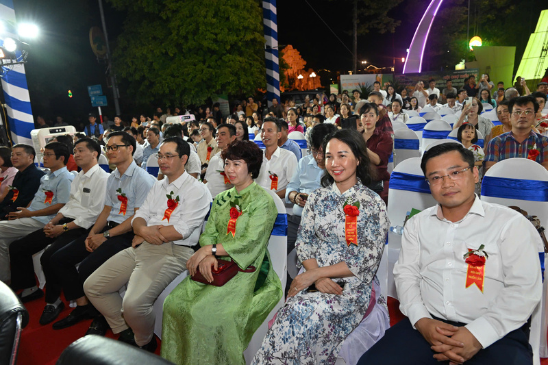 Các đại biểu tham dự sự kiện. Ảnh: Cấn Dũng