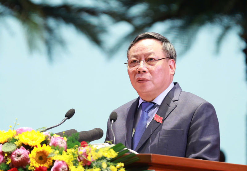 Phó Bí thư Thường trực Thành ủy Hà Nội Nguyễn Văn Phong đã báo cáo Đại hội danh sách đề cử nhân sự Ban Chấp hành Đảng bộ TP. Hà Nội khóa XVIII. Ảnh: HN
