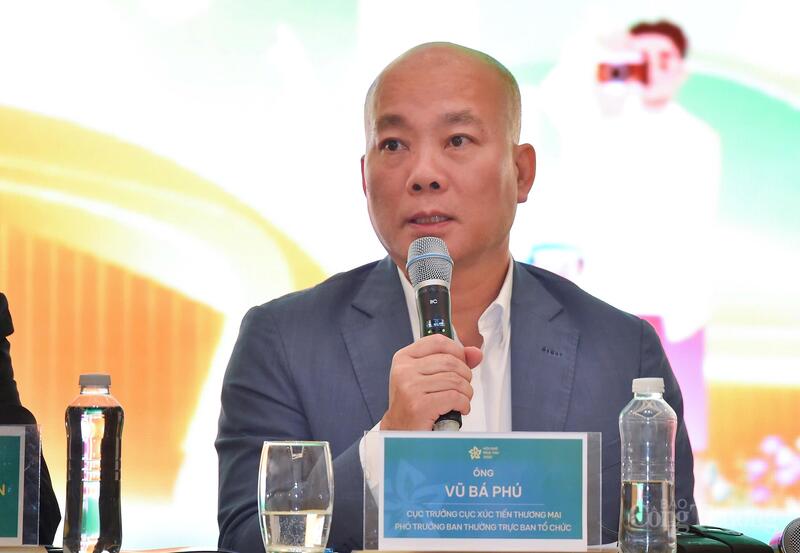 Ông Vũ Bá Phú, Cục trưởng Cục Xúc tiến thương mại, Bộ Công Thương thông tin tại buổi họp báo. Ảnh: Nam Nguyễn