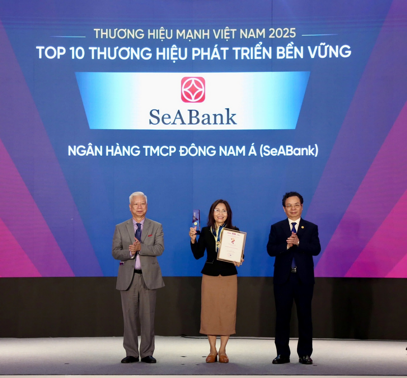 SeABank được vinh danh 17 năm liên tiếp tại các hạng mục khác nhau, ghi nhận hiệu quả của chiến lược kinh doanh linh hoạt, bền vững giúp ngân hàng tăng trưởng mạnh mẽ và mang lại nhiều giá trị thiết thực