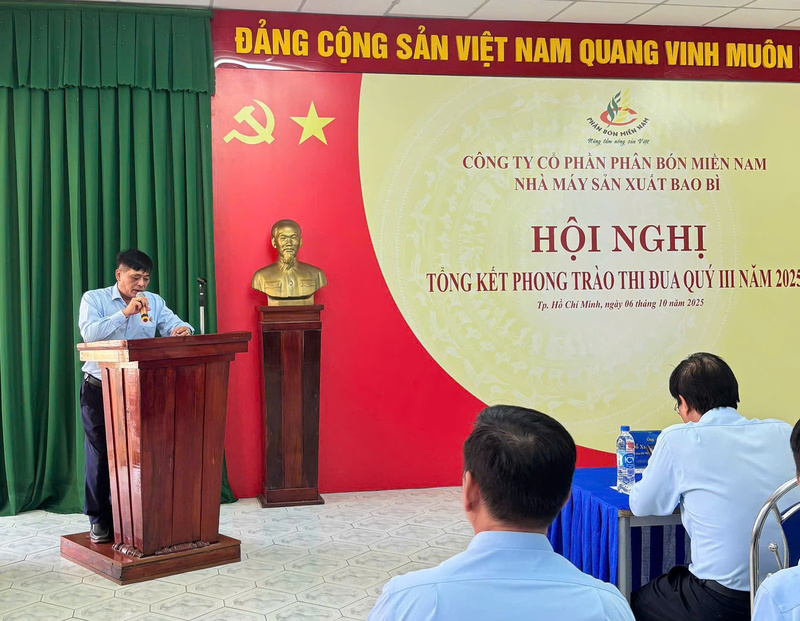 Ông Trịnh Quốc Hùng – Phó Tổng Giám đốc Công ty Cổ phần Phân bón Miền Nam kiêm Giám đốc Nhà máy sản xuất Bao Bì, phát biểu tại Hội nghị