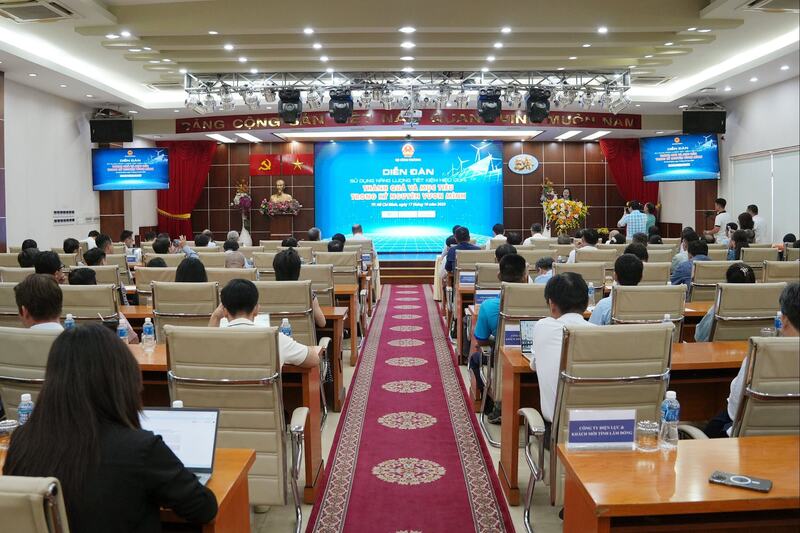 Toàn cảnh Diễn đàn “Sử dụng năng lượng tiết kiệm, hiệu quả: Thành quả và mục tiêu trong kỷ nguyên vươn mình”