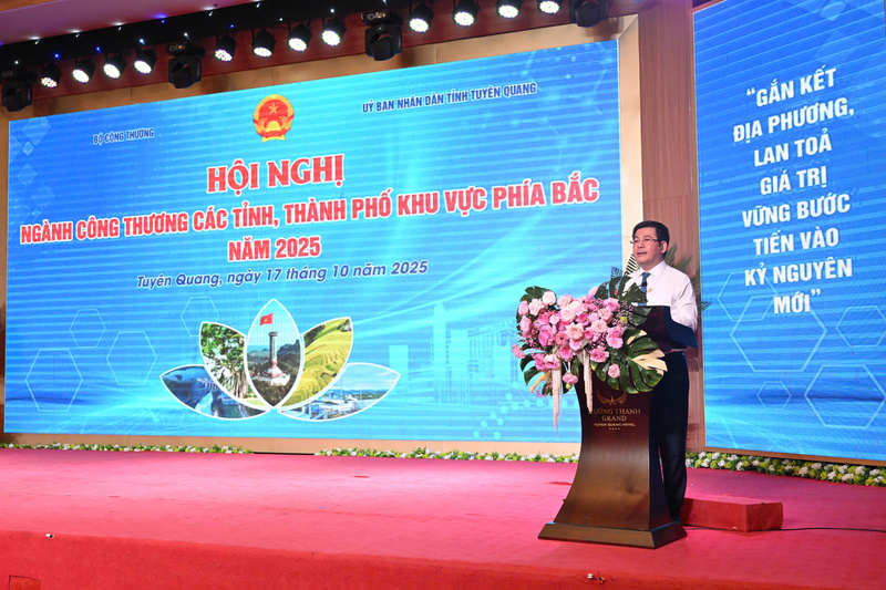 Bộ trưởng Bộ Công Thương Nguyễn Hồng Diên chủ trì hội nghị. Ảnh: Cấn Dũng