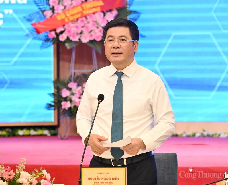 Bộ trưởng Bộ Công Thương Nguyễn Hồng Diên phát biểu tại Hội nghị. Ảnh: Cấn Dũng