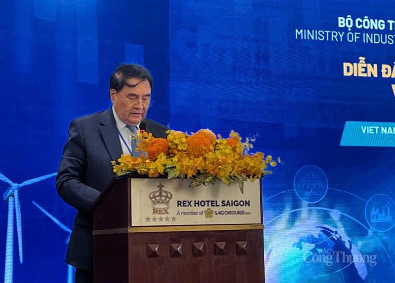 Ông Jean-Jacques Bouflet - Phó Chủ tịch EuroCham chia sẻ về sự dịch chuyển chuỗi cung ứng, đầu tư của EU trước tác động từ thuế quan thương mại mới và các ưu tiên của doanh nghiệp châu Âu tại Việt Nam.