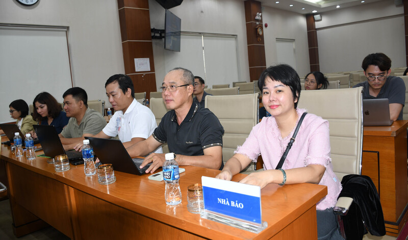 Gần 100 phóng viên, biên tập viên tham dự tập huấn truyền thông về sử dụng năng lượng tiết kiệm - 5