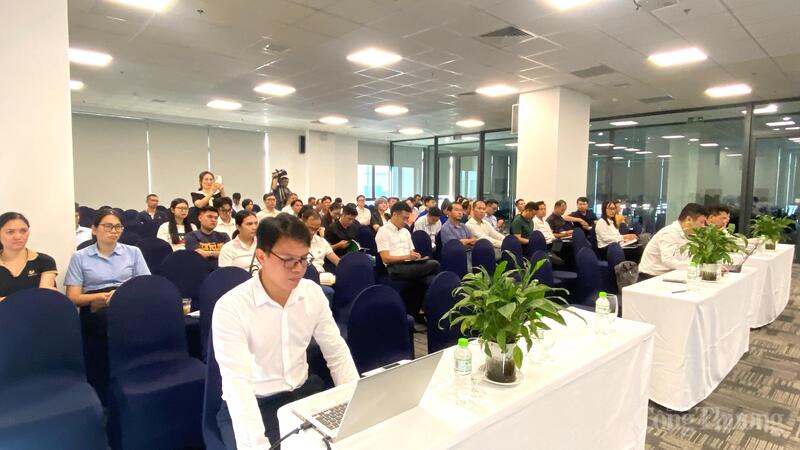 Các đại biểu tham dự hội nghị