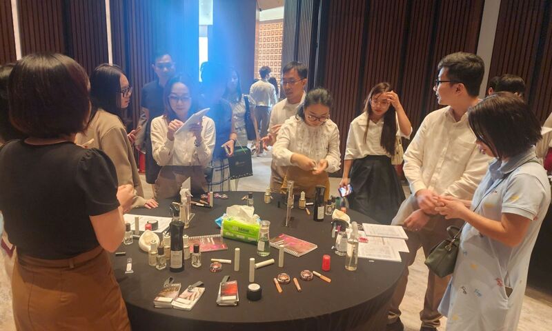 Gian hàng trưng bày tại sự kiện "Beauty Show 2025" tại Hà Nội của Ngành nguyên liệu hóa chất của DKSH.