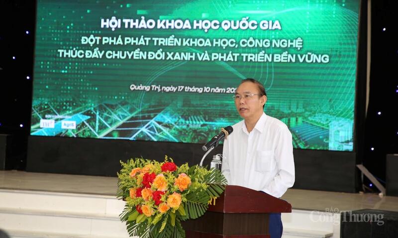 Ông Phùng Đức Tiến, Thứ trưởng Bộ Nông nghiệp và Môi trường phát biểu khai mạc hội thảo. Ảnh: Quỳnh Nga