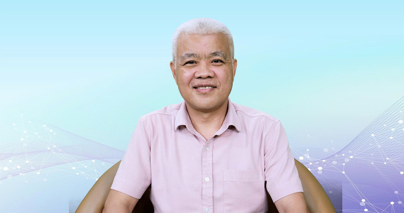 Ông Nguyễn Lâm Thanh - Giám đốc Chính sách TikTok Việt Nam chia sẻ những chính sách, cơ chế với người dùng TikTok. Ảnh: Quốc Chuyển.