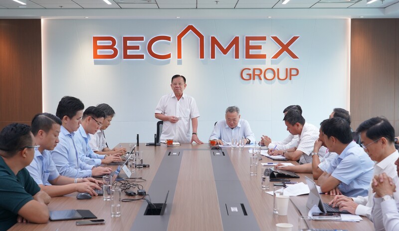 Ông Nguyễn Văn Hùng, Chủ tịch Tập đoàn Becamex IDC phát biểu. Ảnh: EVNHCMC.
