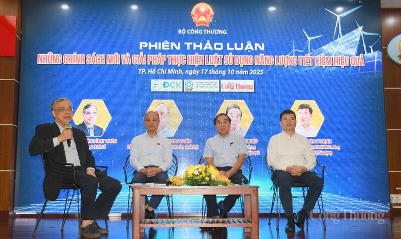 Toàn cảnh phiên thảo luận tại diễn đàn.