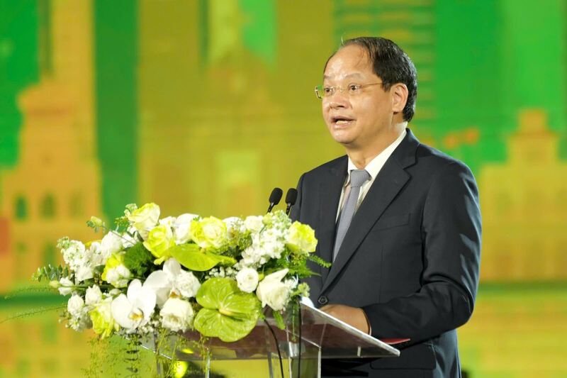 Ông Nguyễn Doãn Toản, Trưởng Ban Tuyên giáo và Dân vận Thành ủy Hà Nội, Trưởng Ban Tổ chức giải báo chí, phát biểu tại lễ trao giải. Ảnh: Hồng Phượng