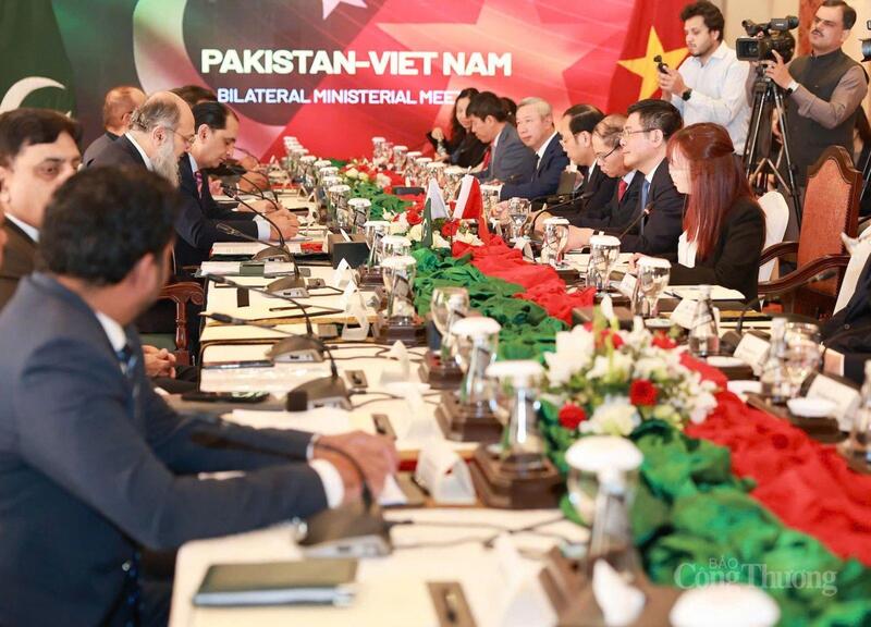 Ngày 14/10/2025, tại Thủ đô Islamabad, Pakistan, đồng chí Nguyễn Hồng Diên, Bộ trưởng Bộ Công Thương Việt Nam hội đàm với Bộ trưởng Bộ Thương mại Pakistan Jam Kamal Khan, nhằm thúc đẩy quan hệ kinh tế - thương mại song phương.