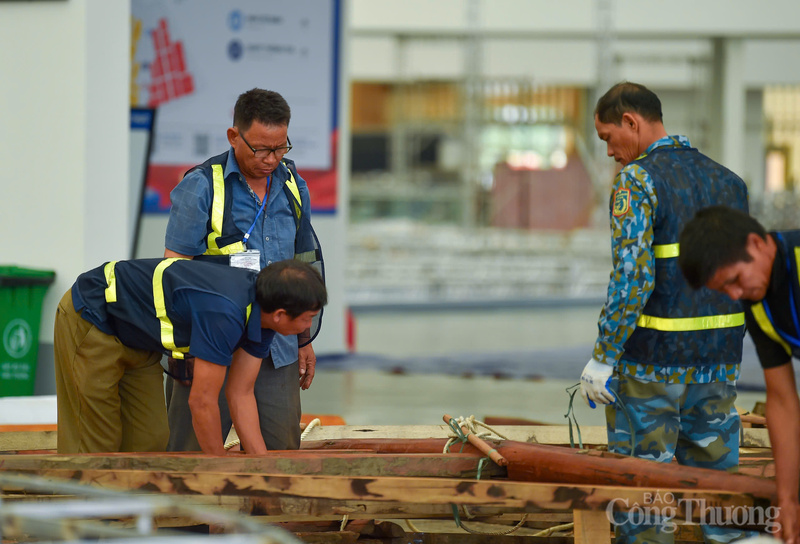 Gấp rút hoàn thiện thi công Hội chợ Mùa Thu 2025 - 16