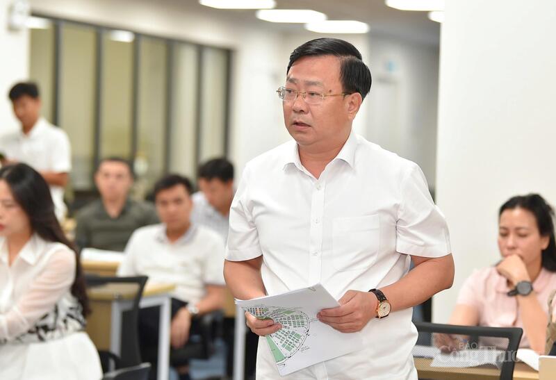 Ông Võ Nguyên Phong - Giám đốc Sở Công Thương Hà Nội thông tin về tiến độ triển khai, tham gia Hội chợ Mùa Thu 2025 của thành phố