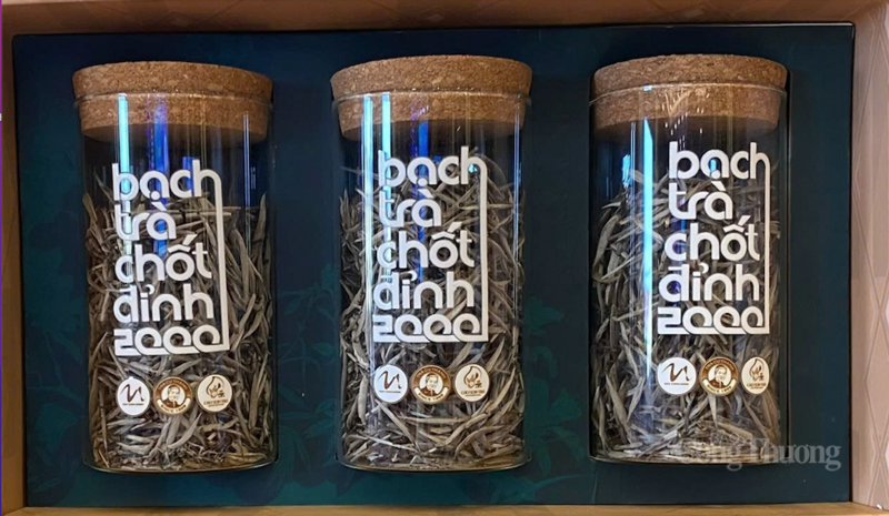 Bạch trà chốt đỉnh 2000 - sản phẩm đặc biệt của Công ty TNHH Thành Sơn. Ảnh: Hải Linh