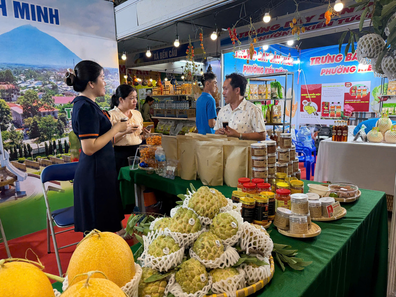 Hội chợ là cơ hội để các doanh nghiệp, cơ sở công nghiệp nông thôn trong cả nước liên doanh liên kết, mở rộng giao thương, giới thiệu, quảng bá sản phẩm.