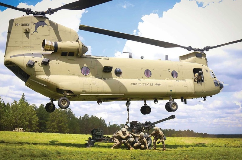 Trực thăng CH-47 Chinook - “ngựa thồ thép” của Mỹ, tồn tại hơn 60 năm nhờ sức mạnh bền bỉ, thiết kế độc đáo và khả năng sống sót phi thường trên chiến trường. Ảnh: Boeing