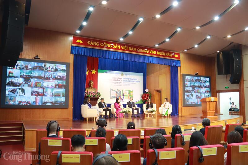 Tọa đàm “Thống kê vì tương lai bền vững trong kỷ nguyên số - Hành trình giám sát mục tiêu phát triển bền vững của Việt Nam”. Ảnh: Thanh Tuấn