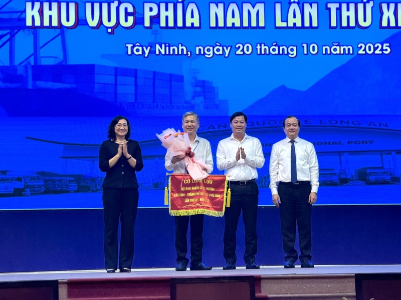 Bộ Công Thương thống nhất giao Sở Công Thương TP. Hồ Chí Minh đăng cai, phối hợp với Bộ Công Thương tổ chức Hội nghị ngành Công Thương các tỉnh, thành phố khu vực phía Nam lần thứ XII, năm 2026.