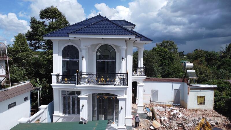 Căn nhà của gia đình ông Y Thiêm Niê đang giai đoạn hoàn thiện. Ảnh: Vũ Long