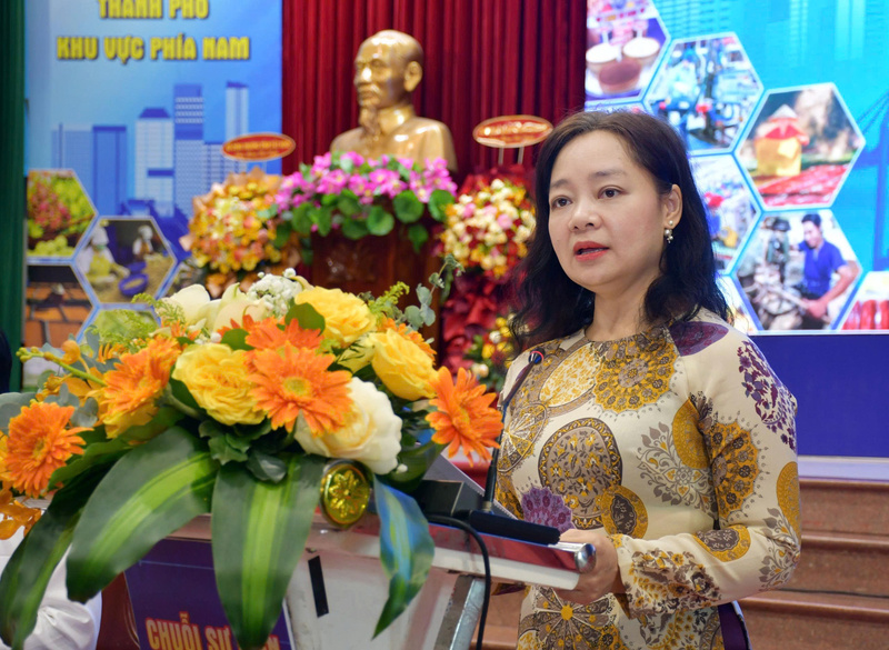 Cục trưởng Cục Đổi mới sáng tạo, Chuyển đổi xanh và Khuyến công (Bộ Công Thương) Nguyễn Thị Lâm Giang phát biểu tại hội nghị.