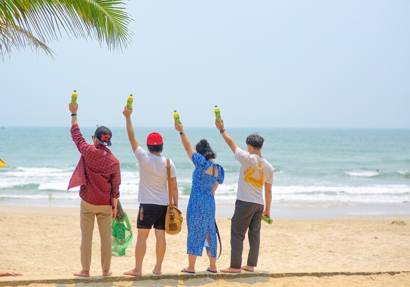 Được làm từ trà xanh thiên nhiên với EGCG, Trà Xanh Không Độ là thức uống yêu thích của người trẻ để bật “mood chill”, giảm stress, giúp thư giãn mỗi ngày.