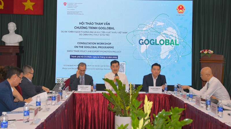 Ông Bùi Huy Sơn - Vụ trưởng Vụ Kế hoạch, Tài chính và Quản lý doanh nghiệp (Bộ Công Thương), phát biểu tại hội nghị.