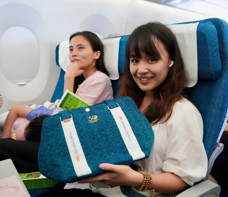 Kết nối vẻ đẹp thu Thủ đô với thông điệp xanh cùng Vietnam Airlines - 3