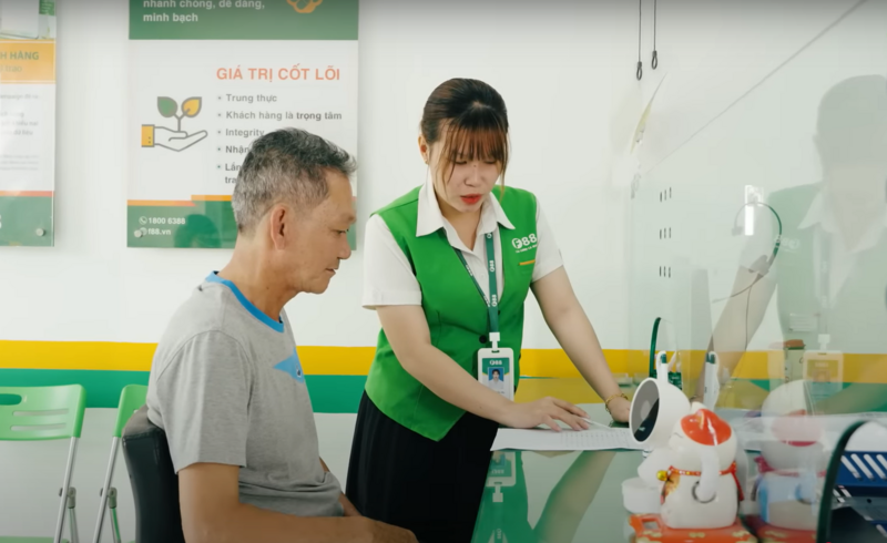 Khách hàng giao dịch tại F88