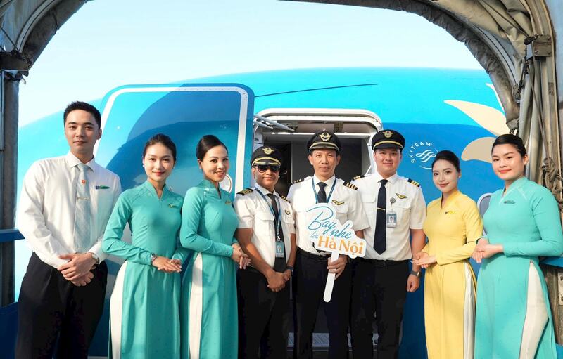 Phi hành đoàn sẵn sàng cho chuyến "Bay nhẹ tới Hà Nội"