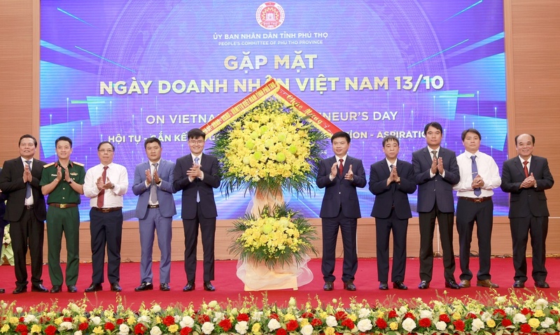 UBND tỉnh Phú Thọ gặp mặt doanh nhân nhân ngày Doanh nhân Việt Nam. Ảnh: Đức Hiền