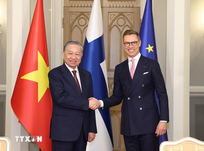 Tổng Bí thư Tô Lâm và Tổng thống Alexander Stubb đã chứng kiến lễ ký kết các văn kiện hợp tác giữa cơ quan hai nước. Ảnh: TTXVN