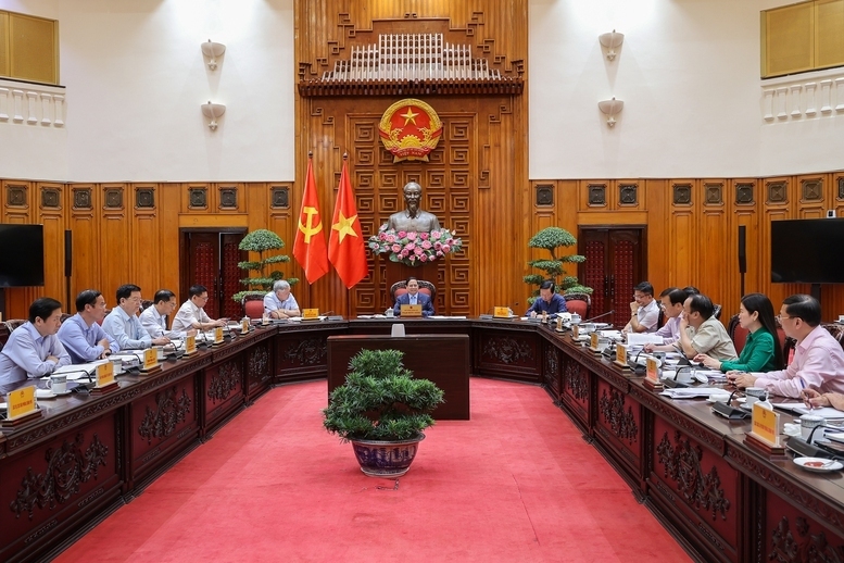 Thủ tướng Phạm Minh Chính chủ trì cuộc họp của Thường trực Chính phủ. Ảnh: VGP/Nhật Bắc