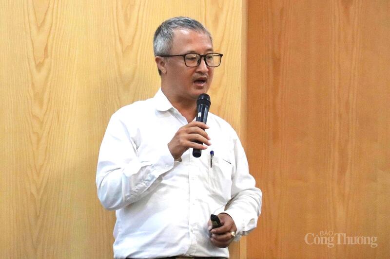 Ông Phạm Sinh Thành, Trưởng phòng Công nghiệp Môi trường, Cục Kỹ thuật An toàn và Môi trường Công nghiệp (Bộ Công Thương) phát biểu tại hội nghị. Ảnh: Phương Trang.