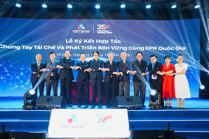 Lễ ký kết hợp tác Chung tay tái chế và phát triển bền vững cùng EPR quốc gia.