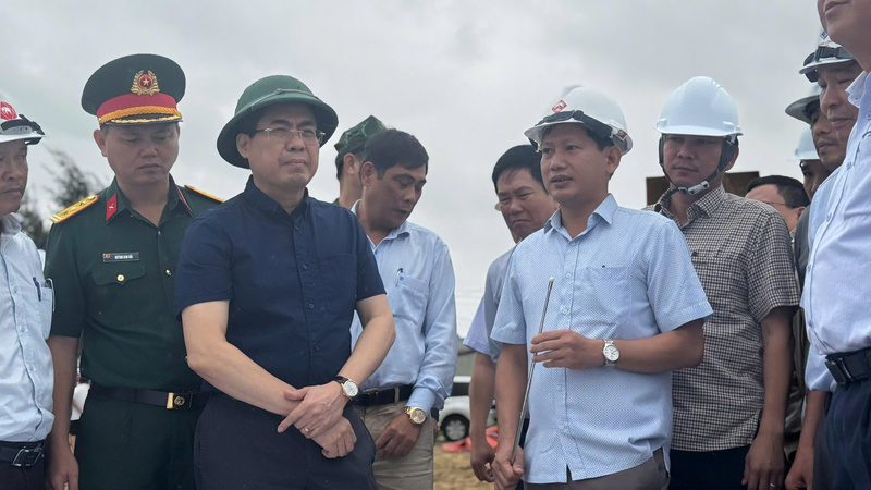Ông Giang yêu cầu tuyệt đối không chủ quan và sẵn sàng trong mọi tình huống xấu nhất có thể xảy ra. Ảnh: Nguyễn Dương
