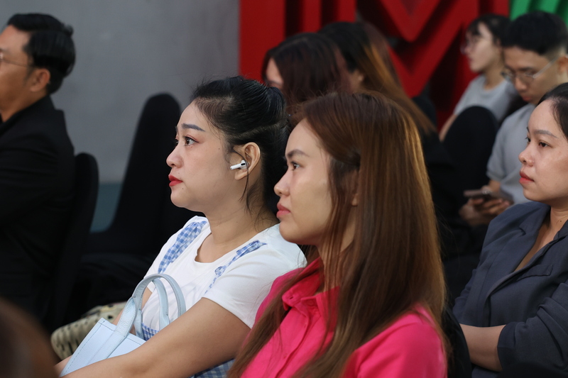 Từ những hoàn cảnh khó khăn, “Cùng vượt khó” viết nên thông điệp sống tích cực.