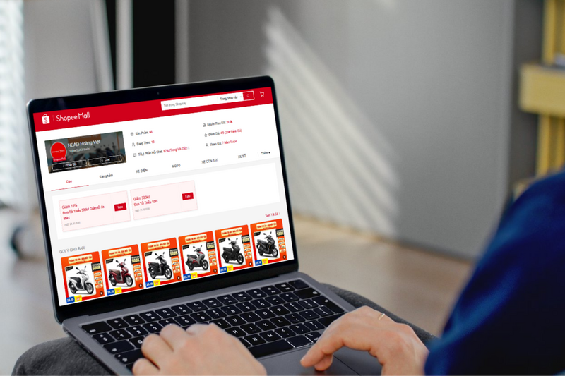 Các đại lý xe máy như Honda Hoàng Việt “số hóa” hành trình mua sắm để mở rộng tệp khách hàng.