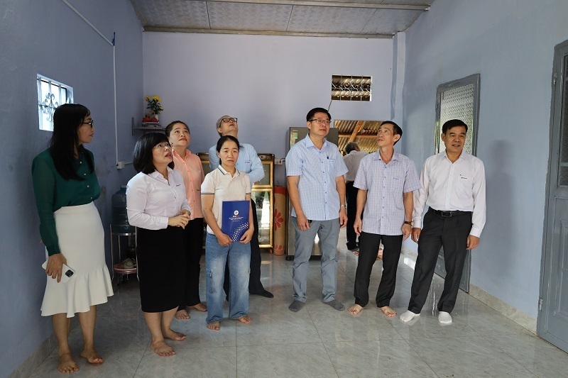 Ngôi nhà có diện tích khoảng 100m2, trị giá 250 triệu đồng, trong đó Công ty Điện lực Đắk Lắk hỗ trợ 60 triệu đồng
