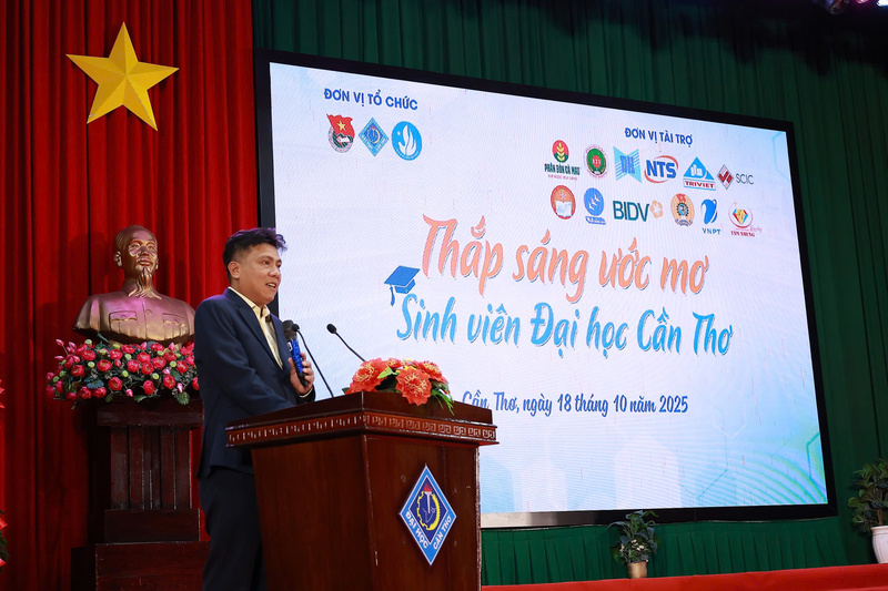 Ông Nguyễn Văn Khán, Phó Giám đốc Trung tâm Nghiên cứu & Phát triển PVCFC chia sẻ (Ảnh PVCFC)