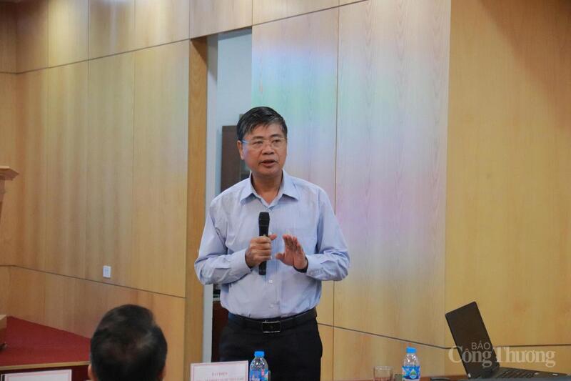 Ông Nguyễn Ngọc Điệp, Chủ tịch Hội Cấp Thoát nước Việt Nam chia sẻ về khó khăn trong việc phát triển thị trường cho ngành công nghiệp môi trường. Ảnh: Thanh Vân