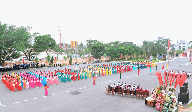 Quang cảnh buổi đồng diễn. Ảnh: Hiệp Sơn