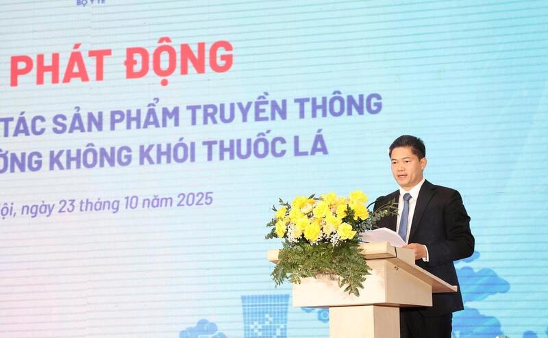 Thứ trưởng Thường trực Bộ Y tế Vũ Mạnh Hà phát biểu tại lễ phát động. Ảnh: Trần Minh