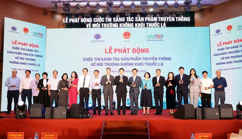 Các đại biểu tham dự lễ phát động. Ảnh: Trần Minh